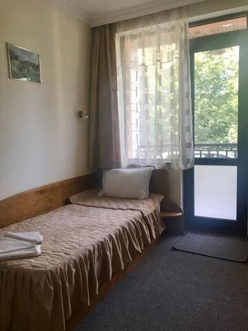 Фото номера Одноместный номер с балконом Отель Daf Trans Hotel г. Пештера 5
